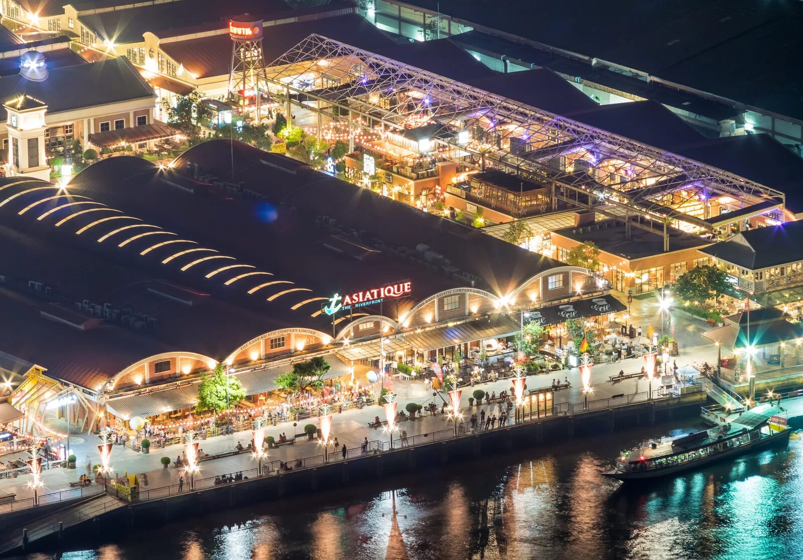 Asiatique The Riverfront night market in Bangkok at night