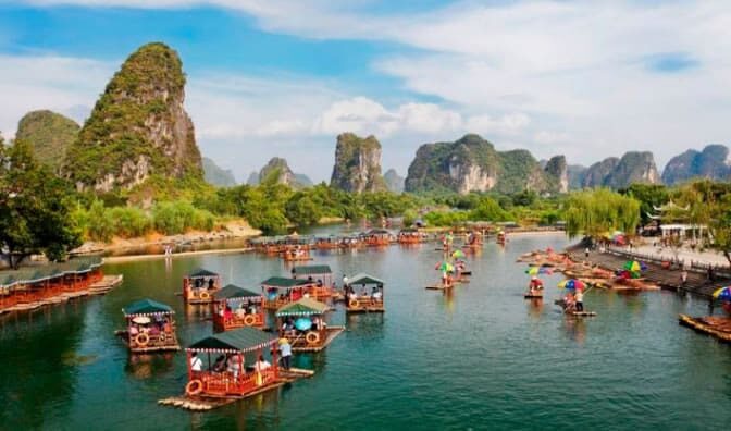 Bamboo rafting on the Yulong River