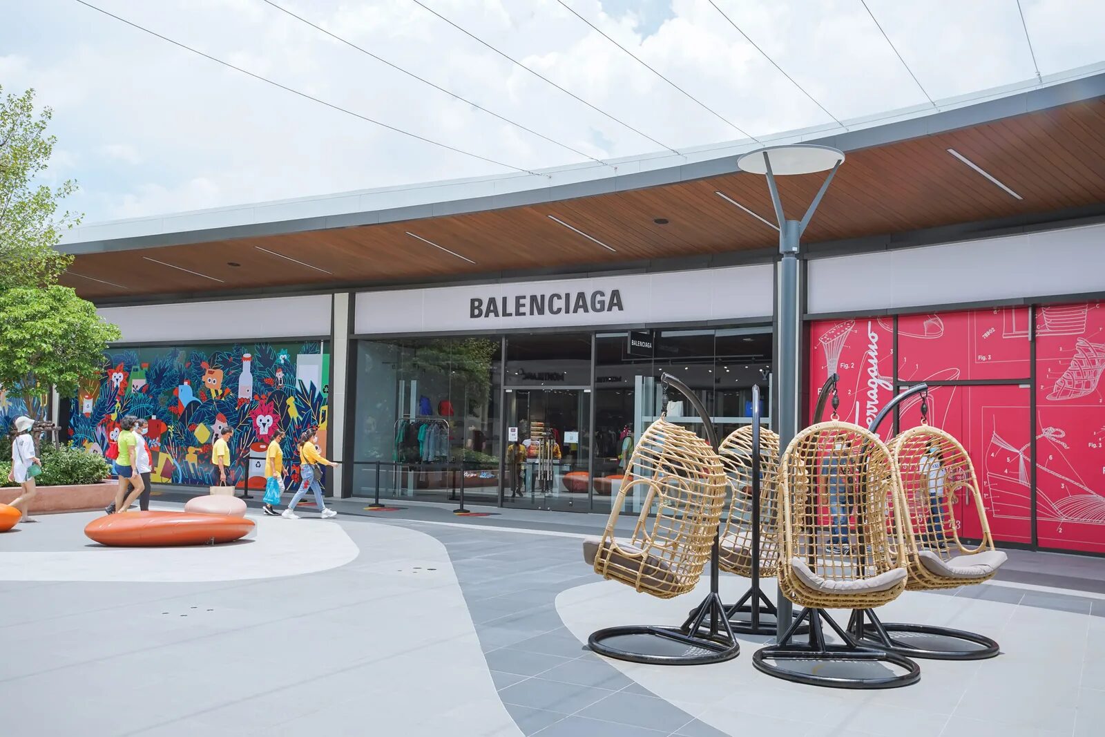 The designer discount shopping area at Siam Premium Outlets Bangkok