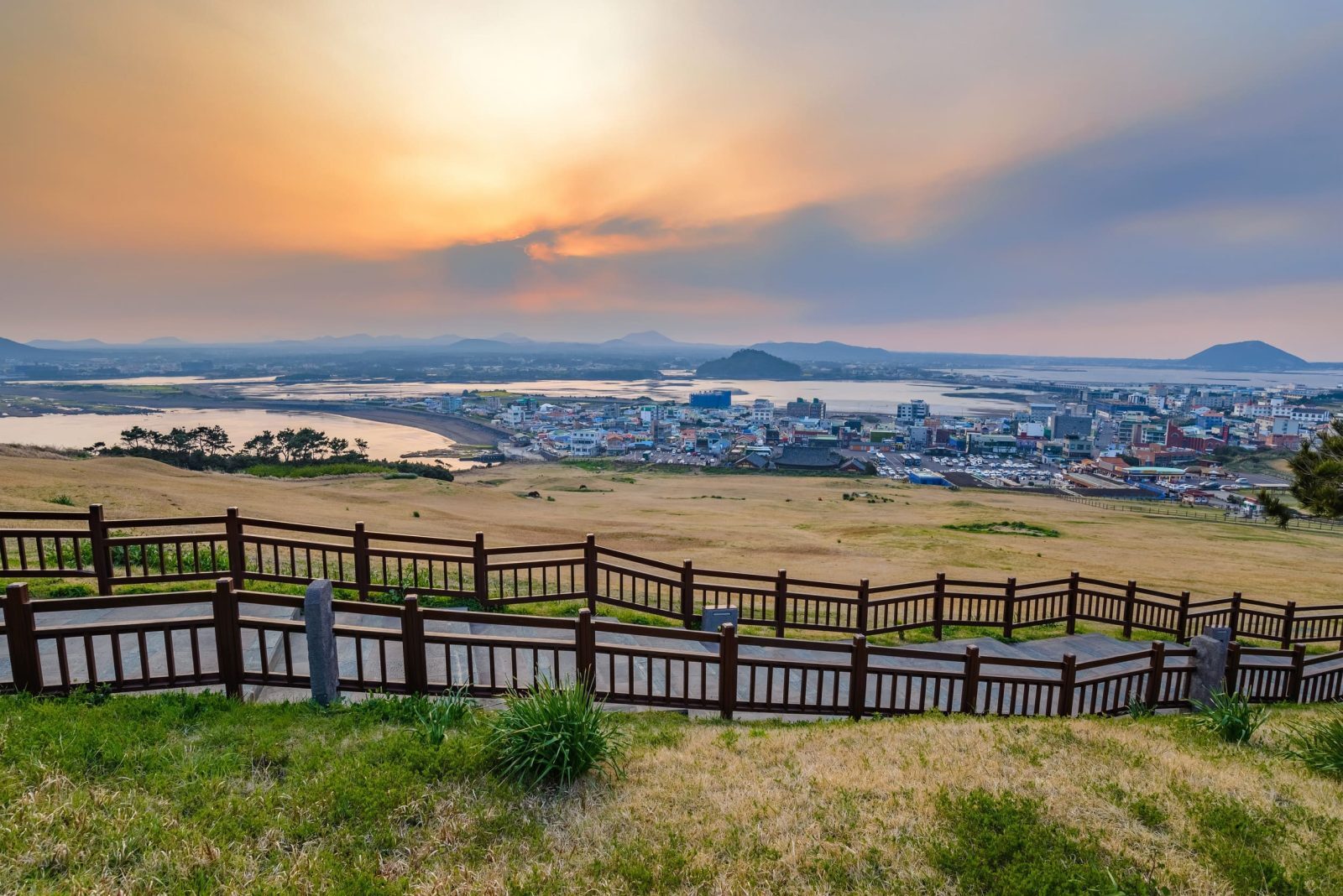 Jeju Island light-luxury 5-day private charter: natural scenery and local food