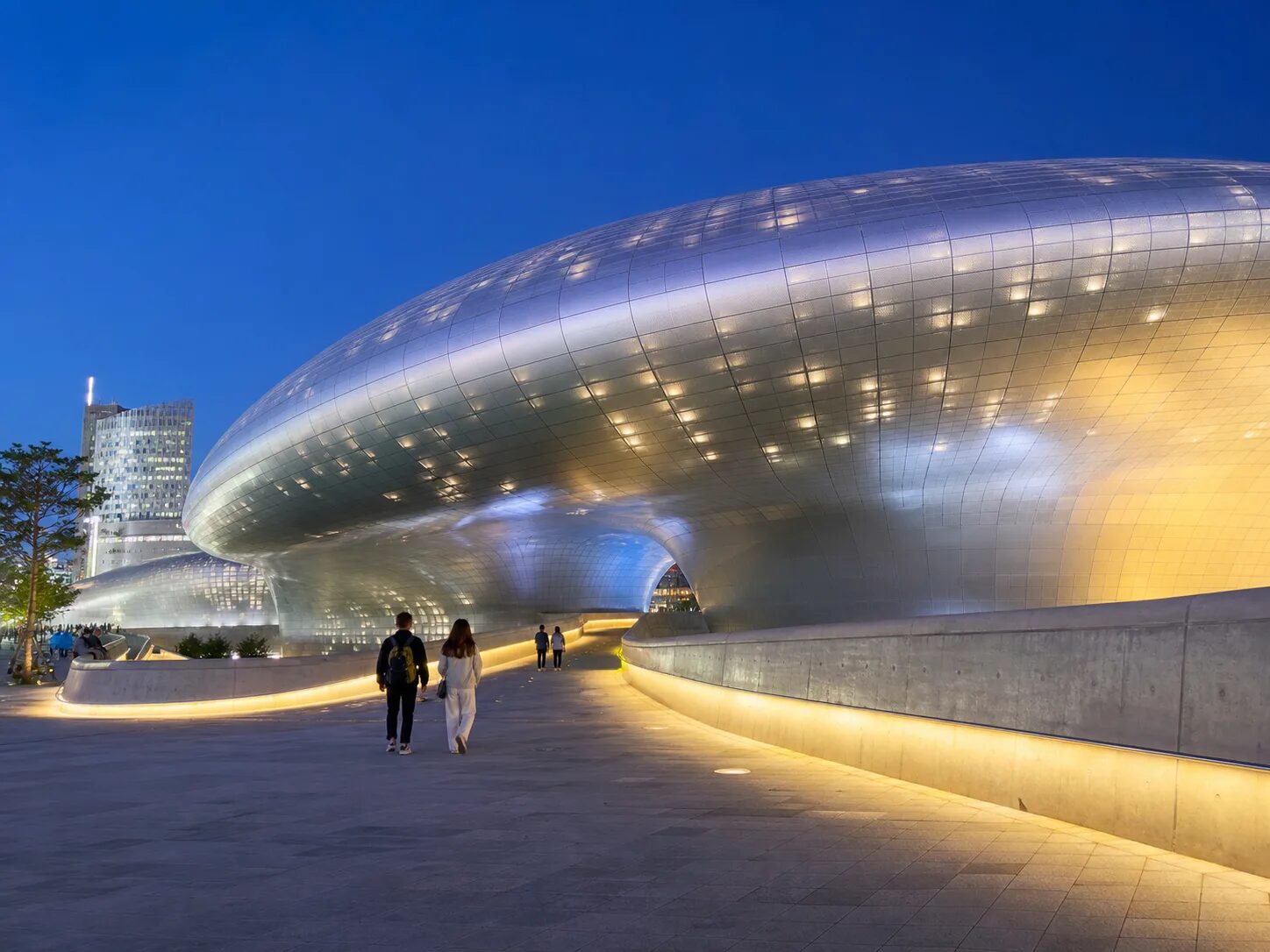 Dongdaemun Design Plaza at night