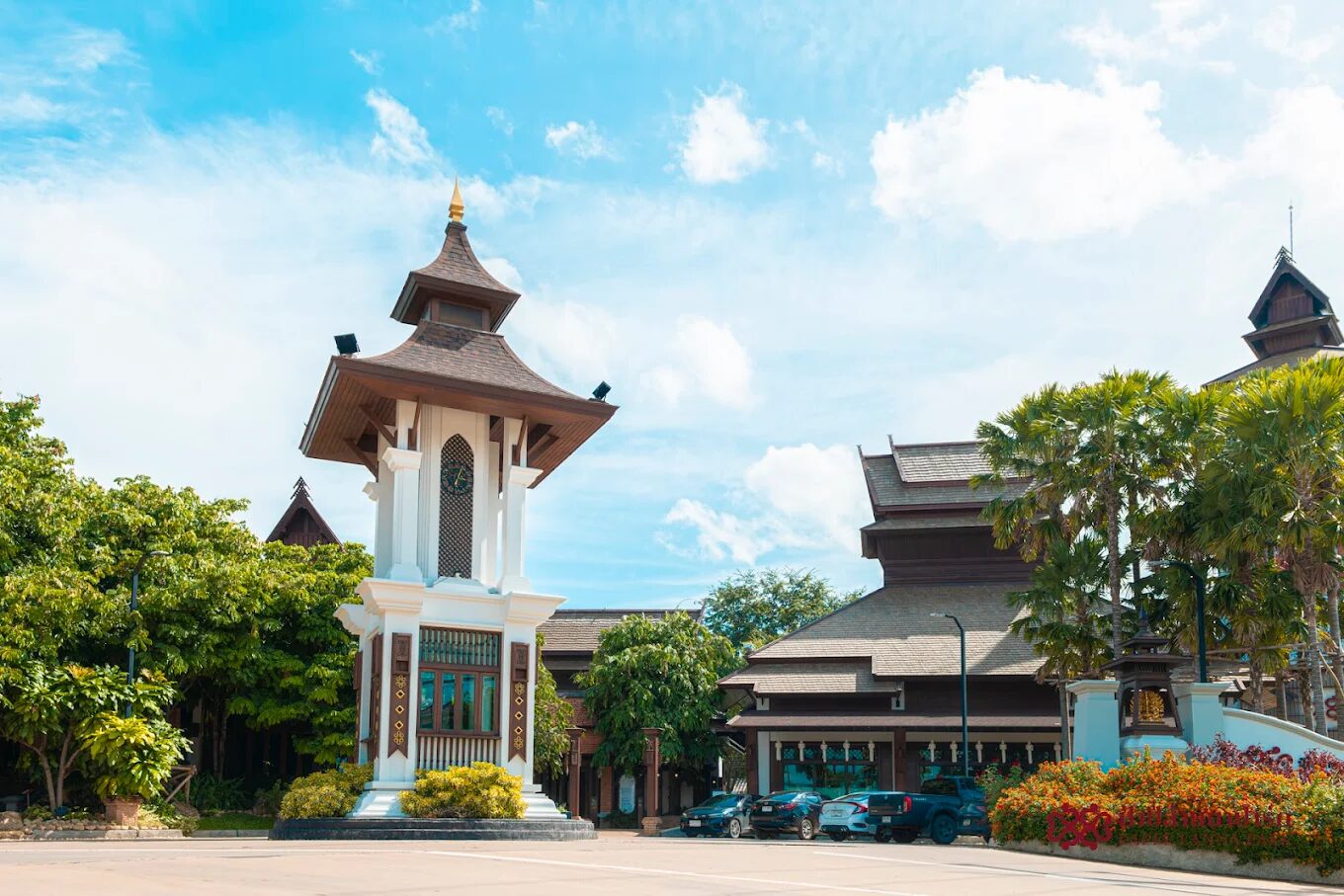 Papee Lanna Park garden cafe in Lampang