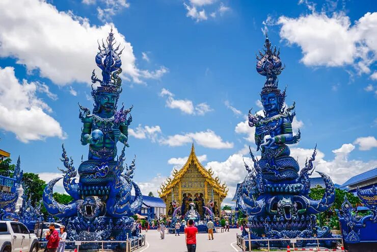 Wat Ban Den, the Blue Temple in Mae Taeng